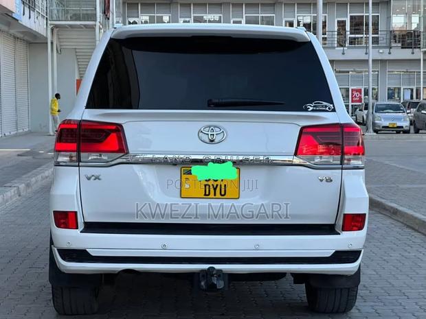 Toyota Land Cruiser 4.5 V8 TD 2017 White