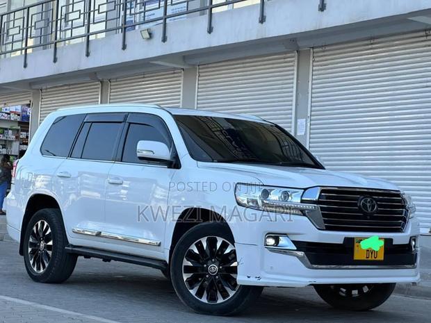 Toyota Land Cruiser 4.5 V8 TD 2017 White