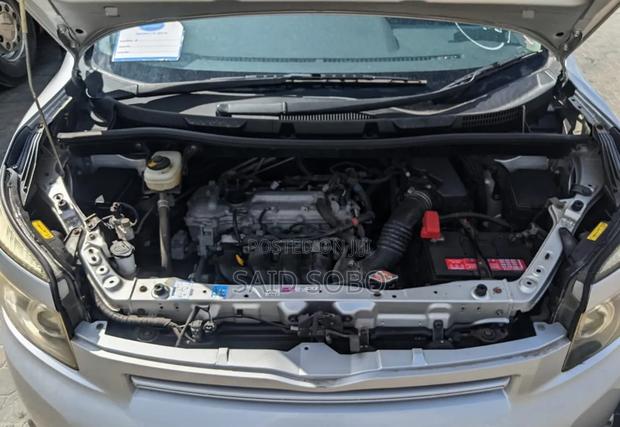 Toyota Voxy 2008 Silver
