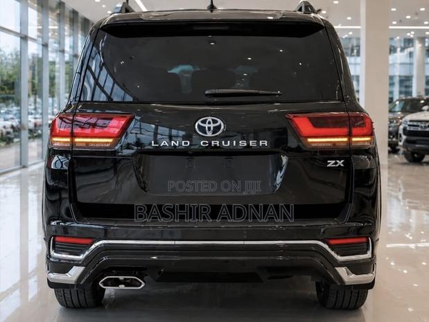 Toyota Land Cruiser LC300 2024 Matt Black