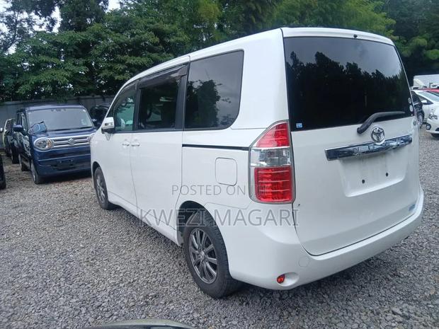 Toyota Noah 2008 White