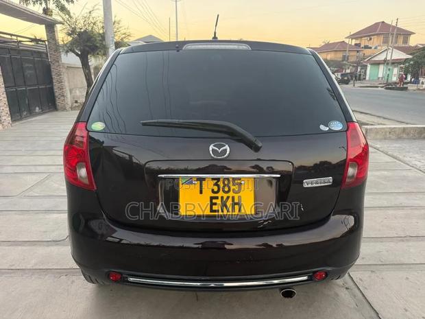 Mazda Verisa 2010 Maroon