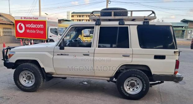 Toyota Land Cruiser 2013 White