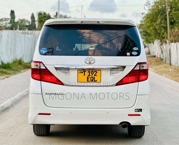 Toyota Alphard 2009 White