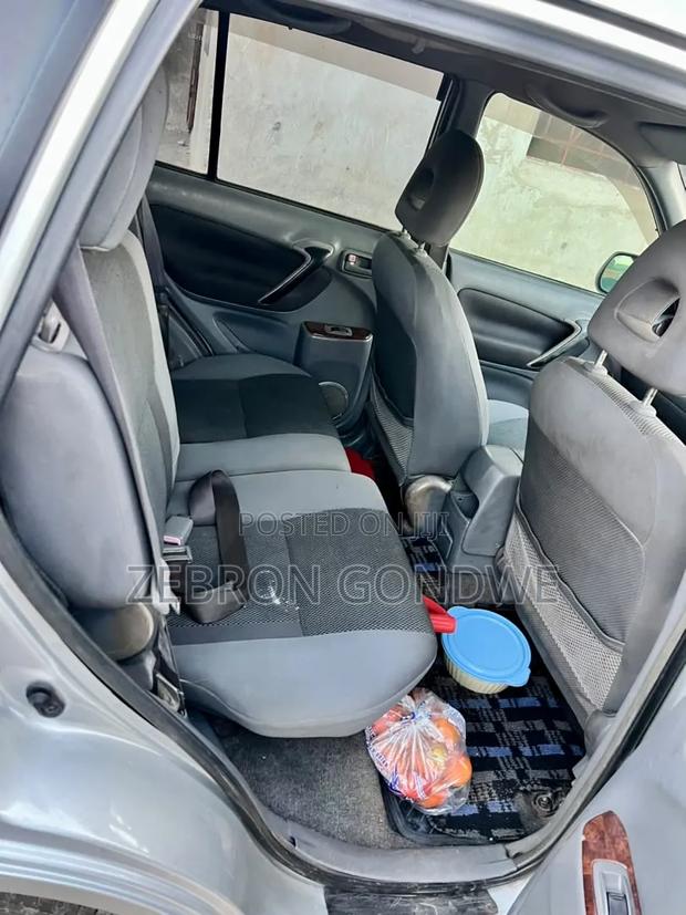 Toyota RAV4 1.8 2004 Silver