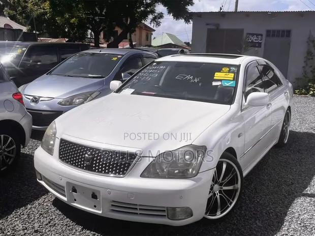 Toyota Crown 2007 White