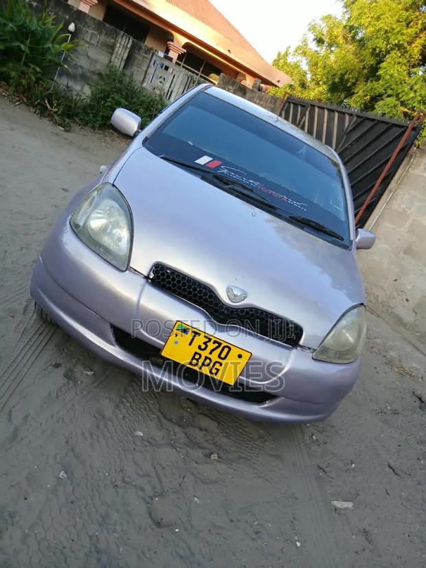 Toyota Vitz 1.0 FWD 3dr 2001 Pink