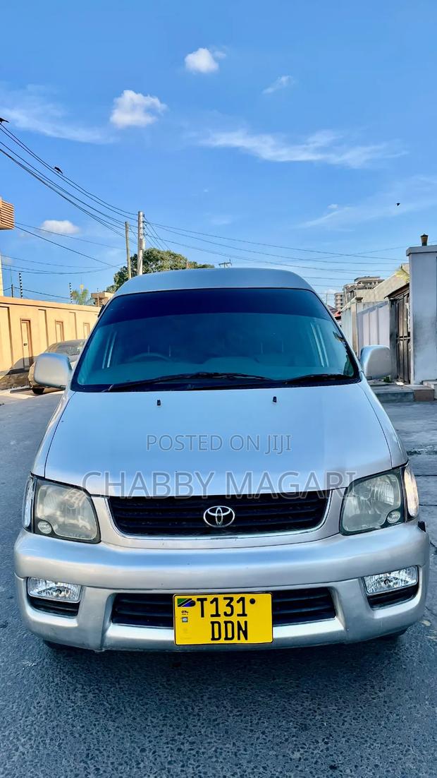 Toyota Noah 2.0 FWD (8 Seater) 2001 Silver