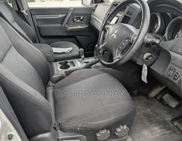 Mitsubishi Pajero 2013 White