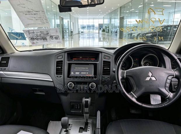 Mitsubishi Pajero 2013 White