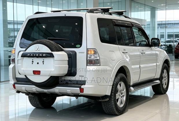 Mitsubishi Pajero 2013 White