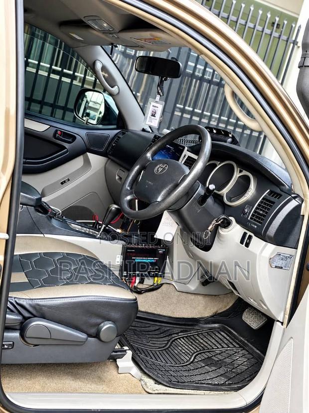 Toyota Hilux Surf 2.7 SSR 2004 Brown