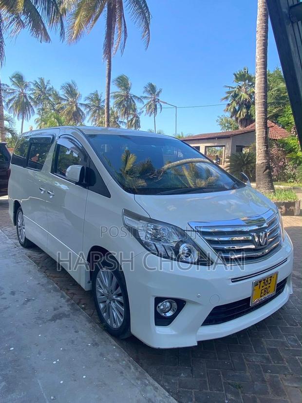 Toyota Alphard 2.4 Petrol FWD 2011 Pearl