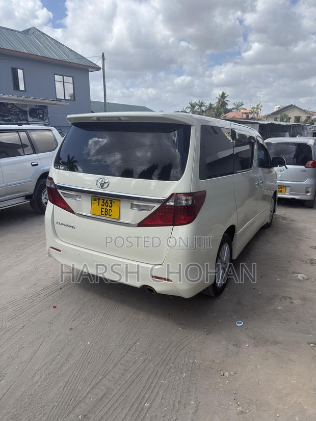 Toyota Alphard 2.4 Petrol FWD 2011 Pearl