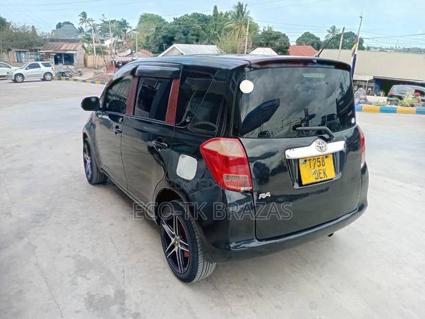 Toyota Ractis 1.3 FWD 2007 Black