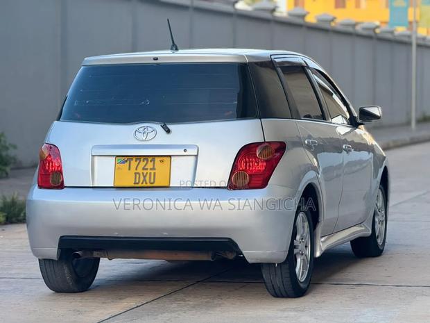 Toyota IST 2003 Silver
