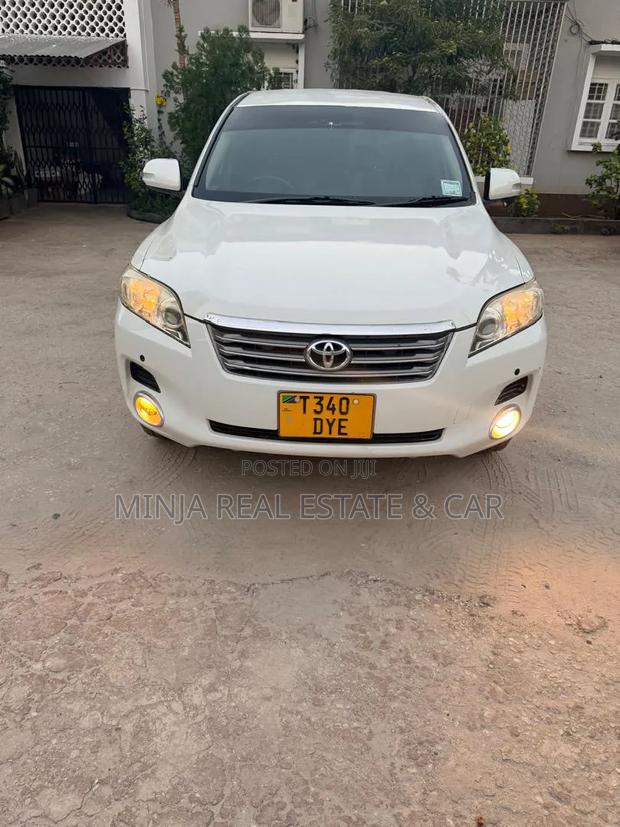 Toyota Vanguard 2008 White