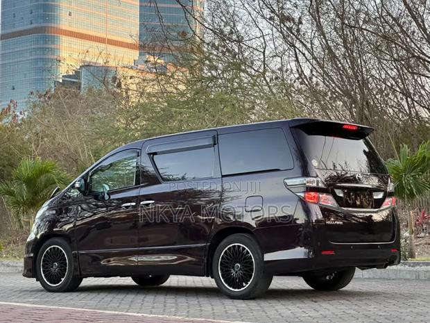 Toyota Vellfire 2012 Purple