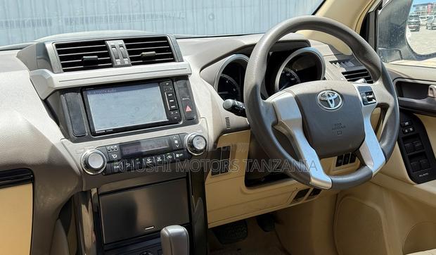 Toyota Land Cruiser Prado 2016 Pearl