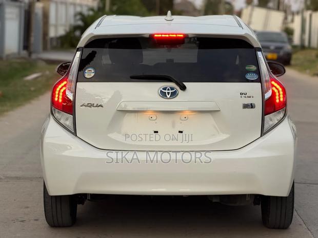 Toyota Aqua 2016 White