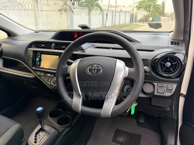 Toyota Aqua 2016 White