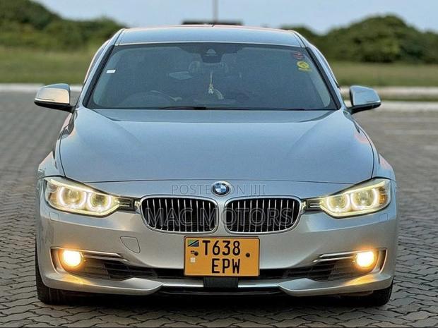 BMW 3 Series 320i RWD 2014 Silver