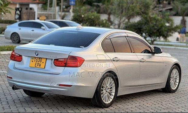 BMW 3 Series 320i RWD 2014 Silver