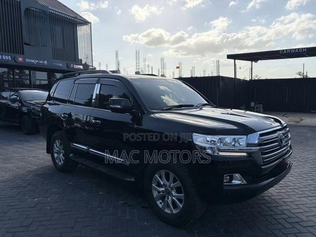 Toyota Land Cruiser 4.6 V8 ZX 2015 Black