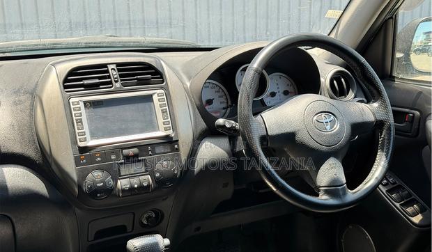 Toyota RAV4 2005 Green