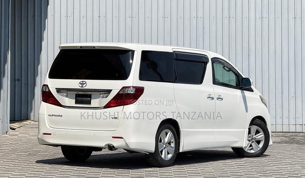 Toyota Alphard 2009