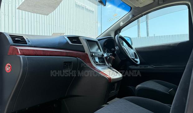 Toyota Alphard 2009