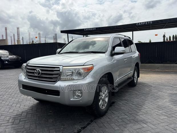 Toyota Land Cruiser 2015 Silver