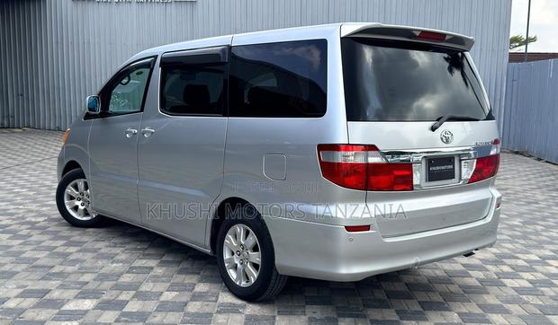 Toyota Alphard 2008