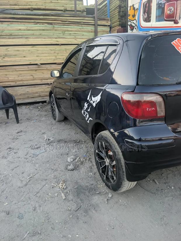 Toyota Vitz 2002