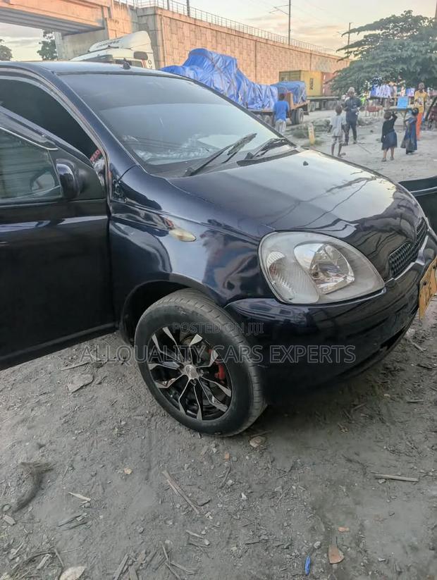 Toyota Vitz 2002