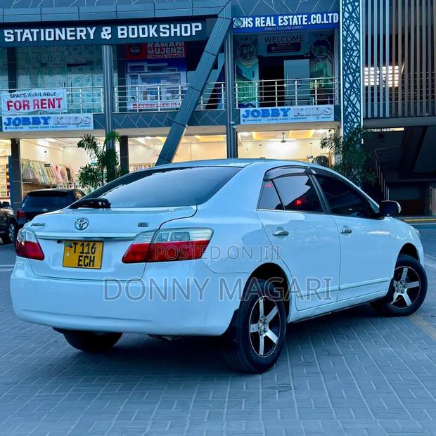 Toyota Premio 2010 White