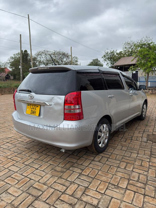 Toyota Wish 2013 Silver