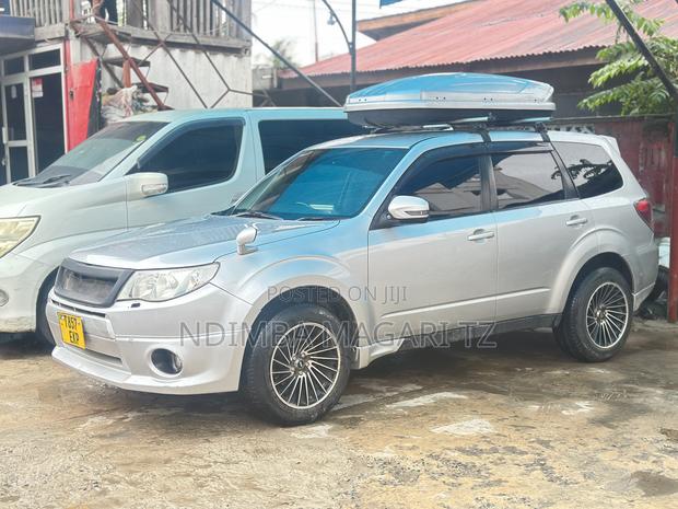 Subaru Forester 2010 Silver