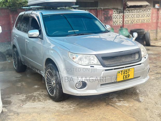 Subaru Forester 2010 Silver
