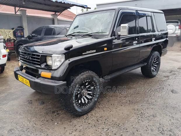 Toyota Land Cruiser Prado 2004 Black