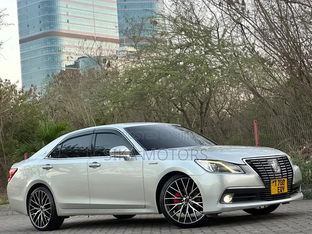 Toyota Crown 2013 Silver