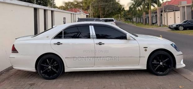 Toyota Crown 2007 White
