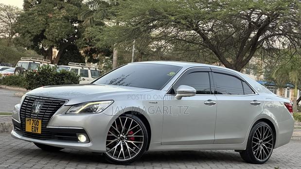 Toyota Crown 2013 Silver