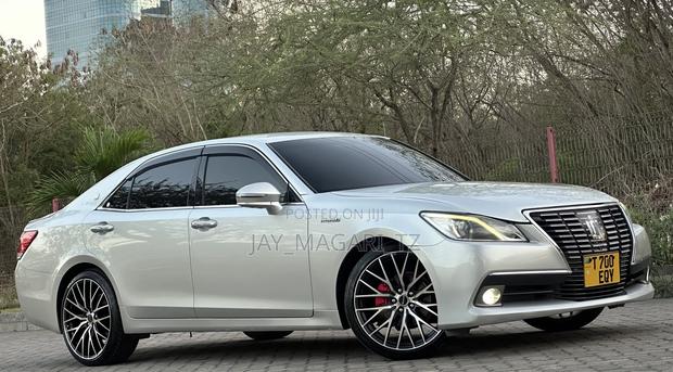 Toyota Crown 2013 Silver