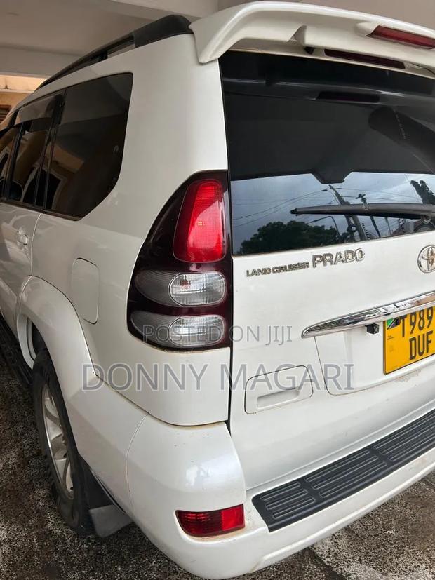 Toyota Land Cruiser Prado 2006 White