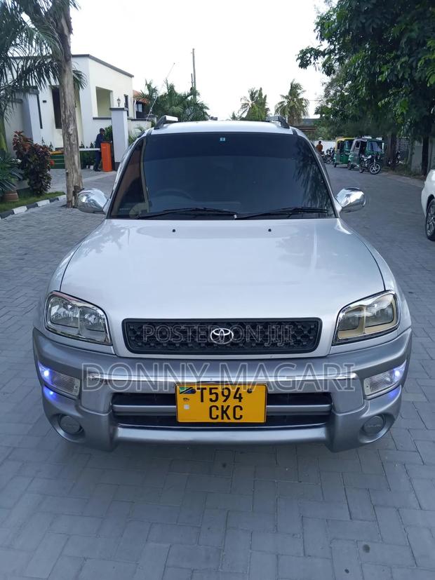 Toyota RAV4 2004 White