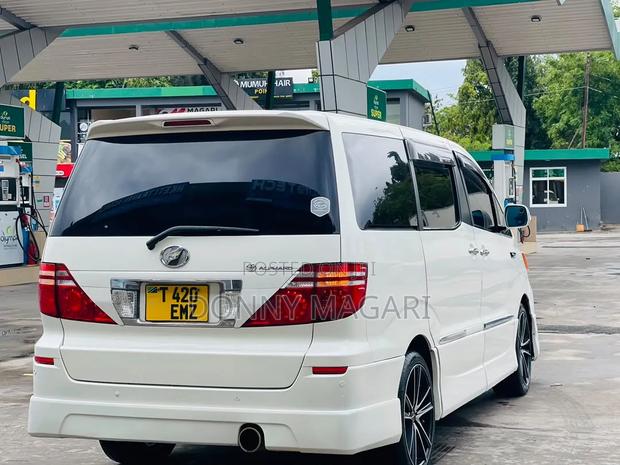 Toyota Alphard 2005 White