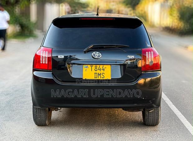 Toyota Corolla RunX 2002 Black