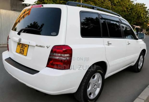 Toyota Kluger 2006 White