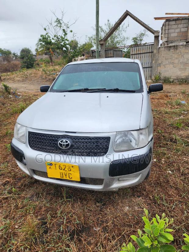 Toyota Probox 2004 Silver